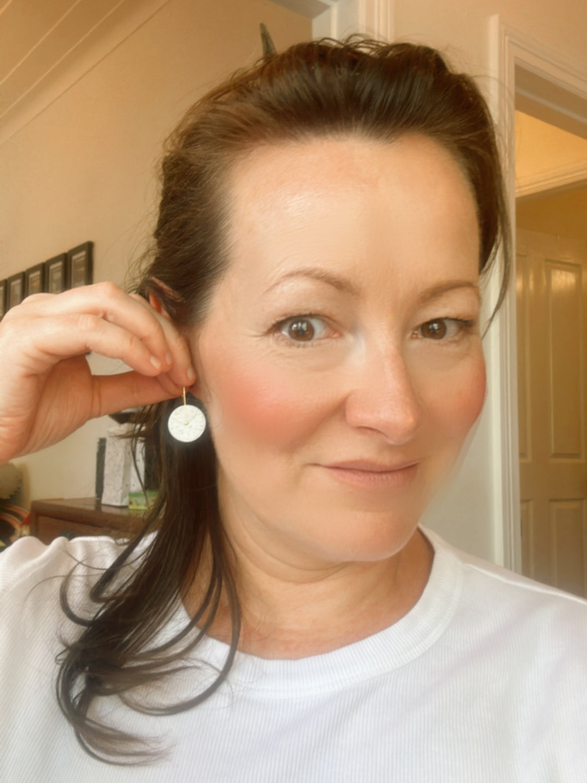 Monotone Small Hook Earrings